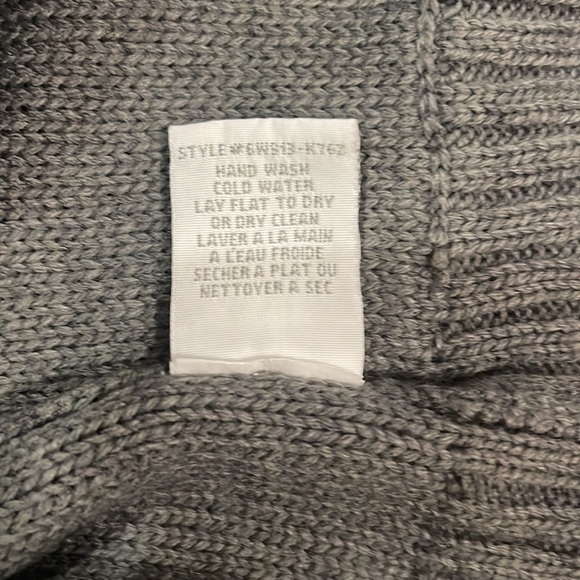 Small grey short sleeve knit sweater dress - Picture 5 of 5